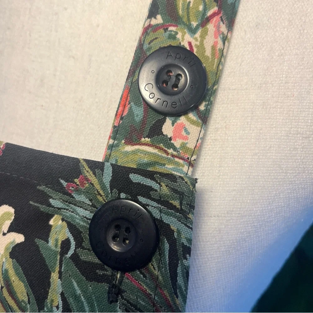 April Cornel Merry Black Apron Holly Berries Roses NWT